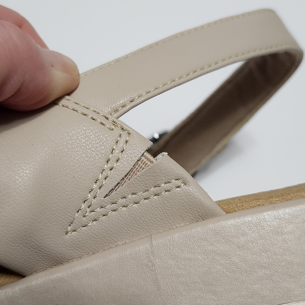 Clarks Clara Sandals size 7.5 Shoes - Picture 6 of 15